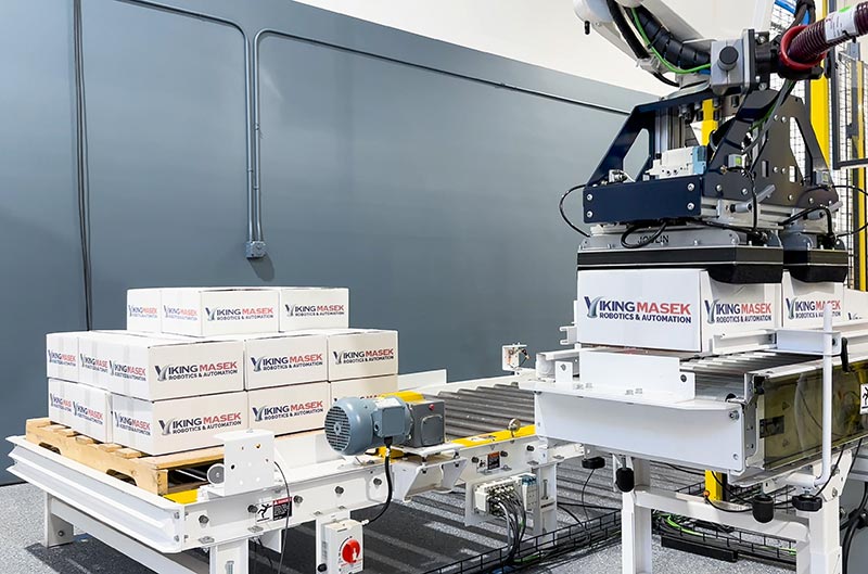 VMRA Palletizing Robot on a conveyor